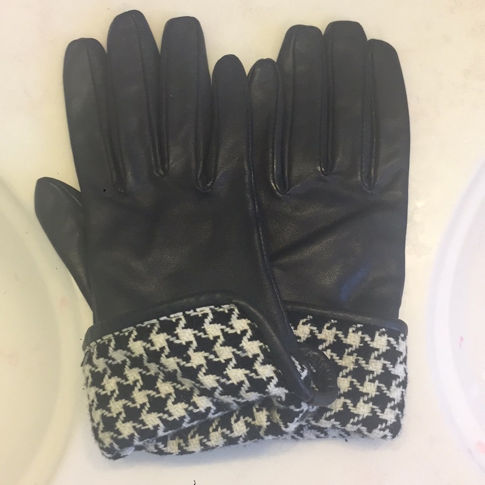 Loft houndstooth gloves